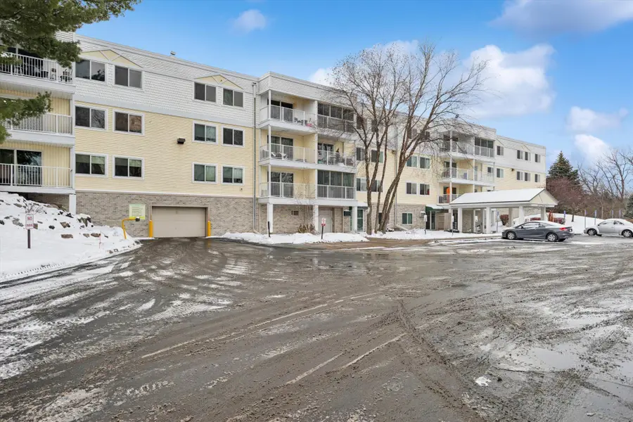 130 Demont Avenue E #142, Saint Paul, MN 55117 - Image #2