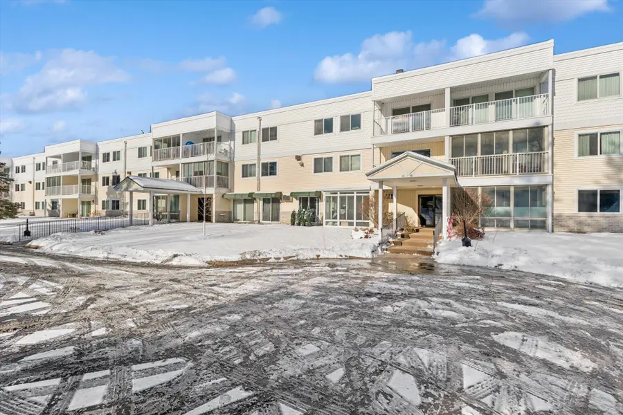 130 Demont Avenue E #142, Saint Paul, MN 55117 - Image #3