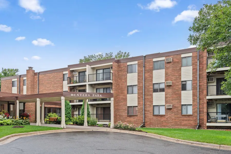 4 Pine Tree Drive #223, Saint Paul, MN 55112 - #2