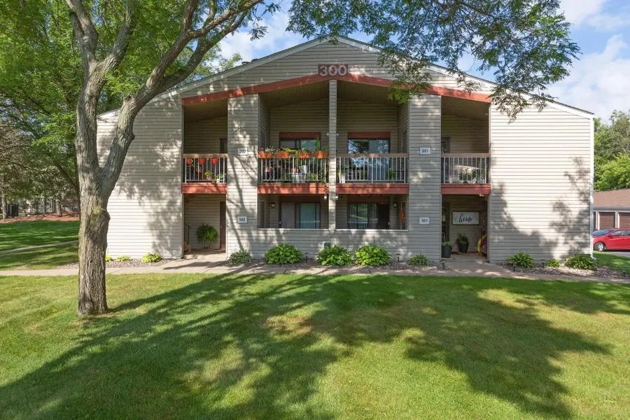 350 Shelard Parkway #111, Minneapolis, MN 55426 - Image #2