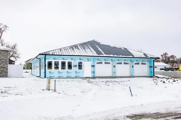 5875 31st Street S, Fargo, ND 58104