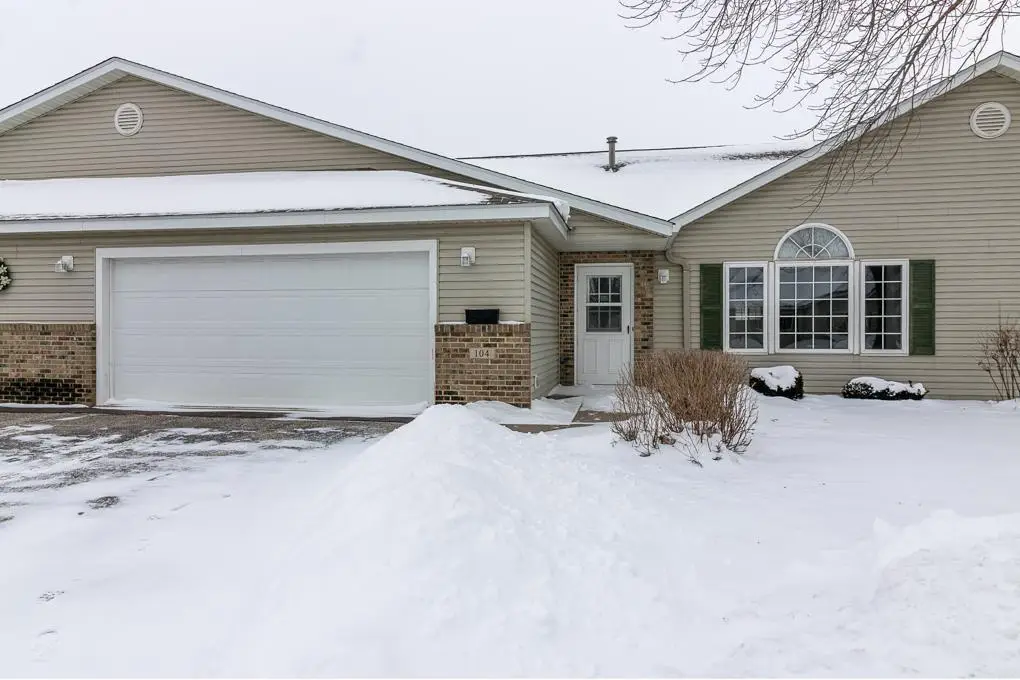 104 Oxford Path, Mankato, MN 56001 - Image #1