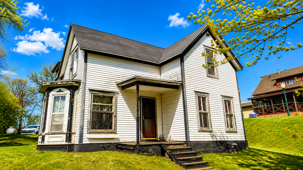 112 Bluff Street E, Lake Benton, MN 56149