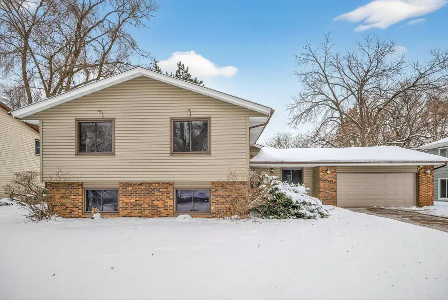 2801 Aglen Avenue, Roseville, MN 55113 - Image #3