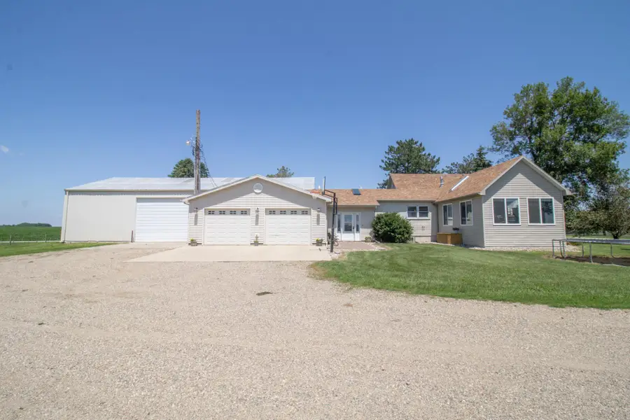 270 31st Street, Hills, MN 56138 - #2