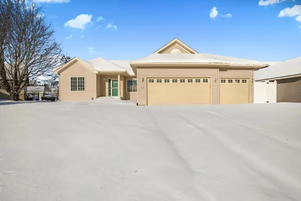 1517 Camden Woods Terrace, Saint Cloud, MN 56301