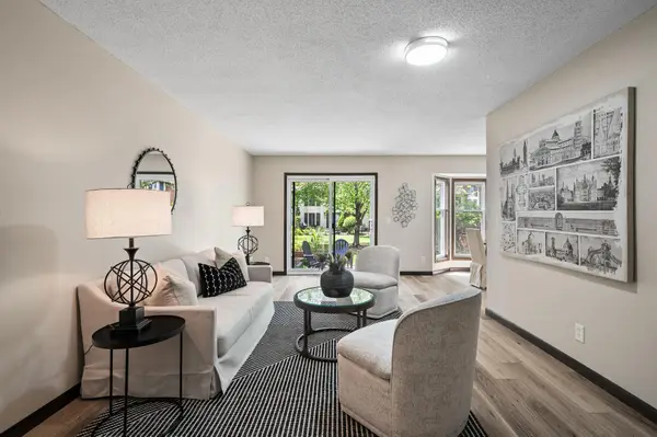 1940 Dupont Avenue S, Minneapolis, MN 55403