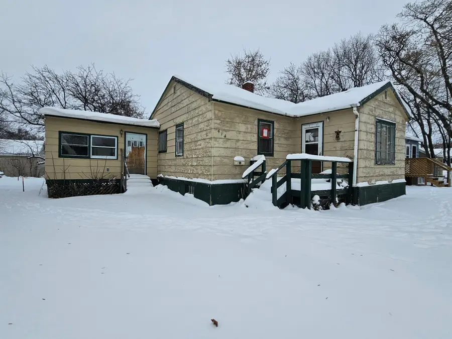 414 Crocker Avenue S, Thief River Falls, MN 56701 - #3