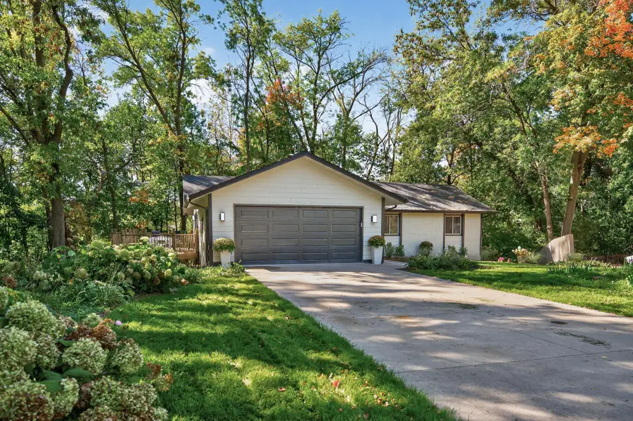 3225 Wellington Lane N, Minneapolis, MN 55441 - #3