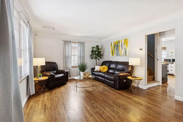 3833 Noble Avenue N, Minneapolis, MN 55422