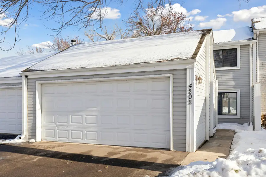 4202 Sylvia Lane S, Saint Paul, MN 55126 - Image #2