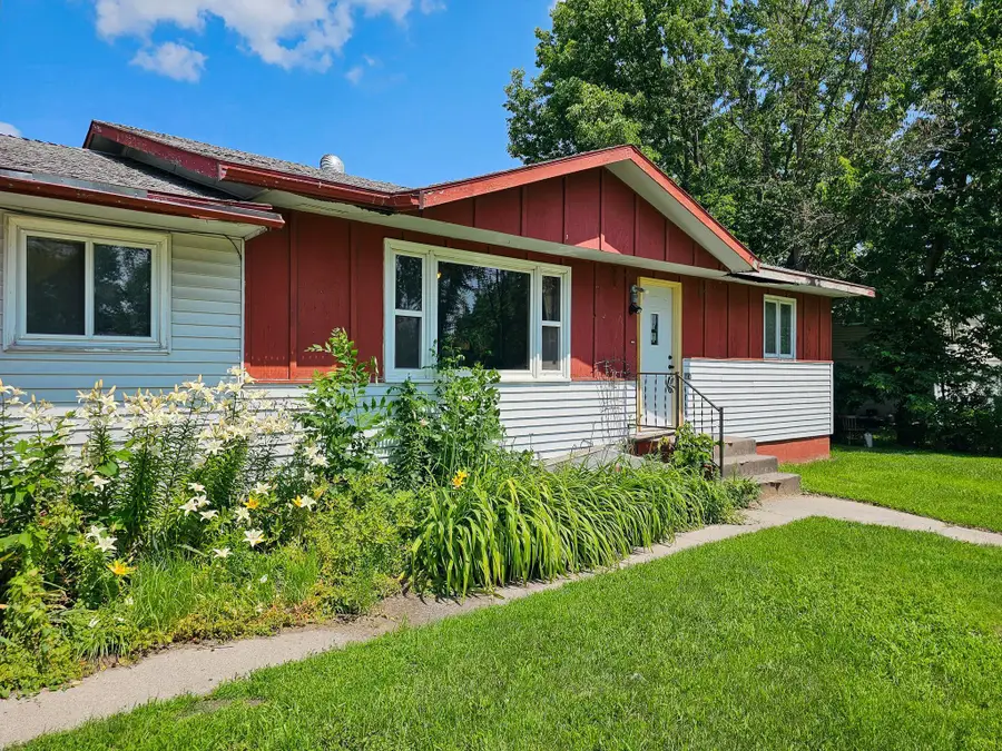 452 4th St Nw, Perham, MN 56573 - Image #3