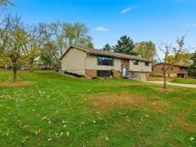 417 S Park Lane, Le Sueur, MN 56058 - #3