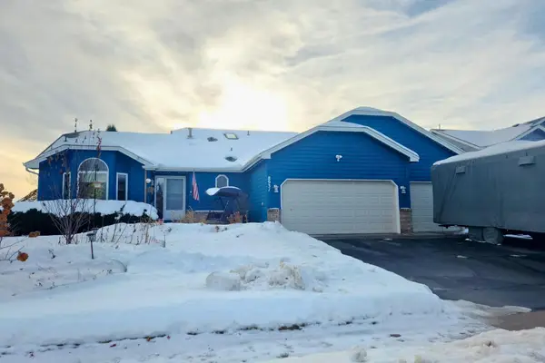 8931 Prestwick Parkway N, Minneapolis, MN 55443