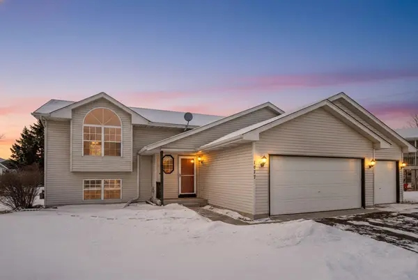 1477 Creekside Drive, Waconia, MN 55387