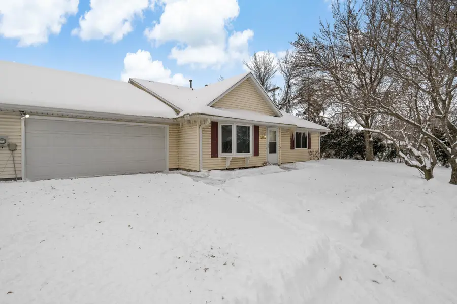 3650 Gershwin Lane N, Oakdale, MN 55128 - Image #2