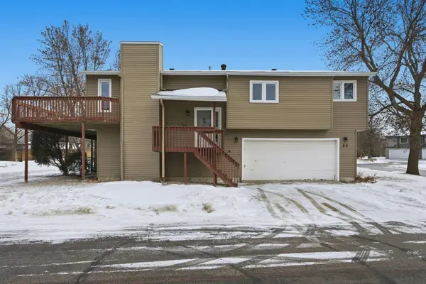 22 Fremont Drive S, Fargo, ND 58103