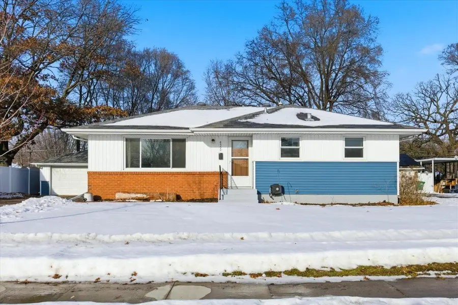 4500 Woodbine Lane N, Minneapolis, MN 55429 - Image #2