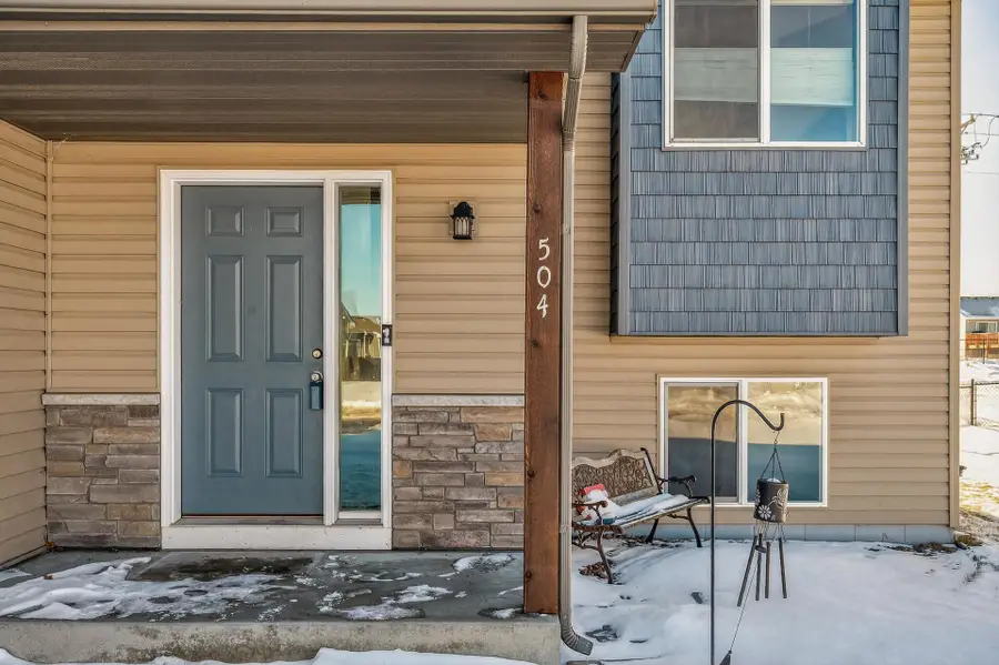 504 Moline Loop Nw, Isanti, MN 55040 - Image #2