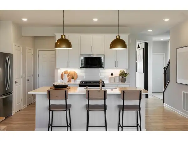 17969 Genoa Drive, Lakeville, MN 55044