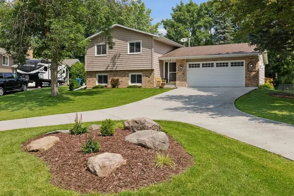 14410 40th Avenue N, Minneapolis, MN 55446