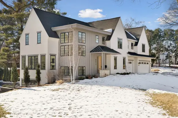 4813 Woodhill Way, Edina, MN 55424