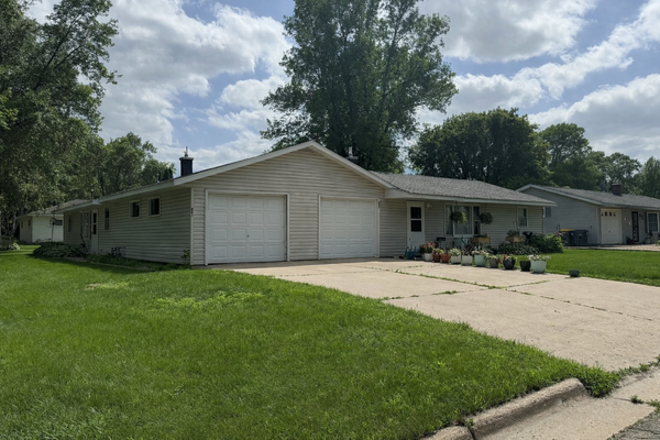 801 14th Avenue Sw, Willmar, MN 56201