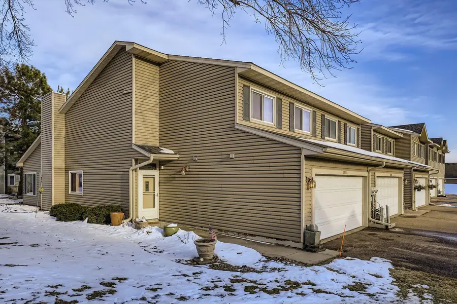 12721 82nd Place N, Maple Grove, MN 55369 - Image #2