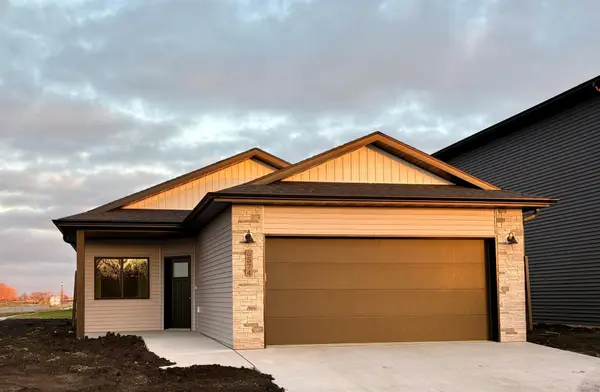 6574 68th Street S, Horace, ND 58047