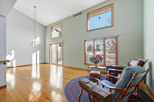 6733 W 82nd Street, Minneapolis, MN 55438