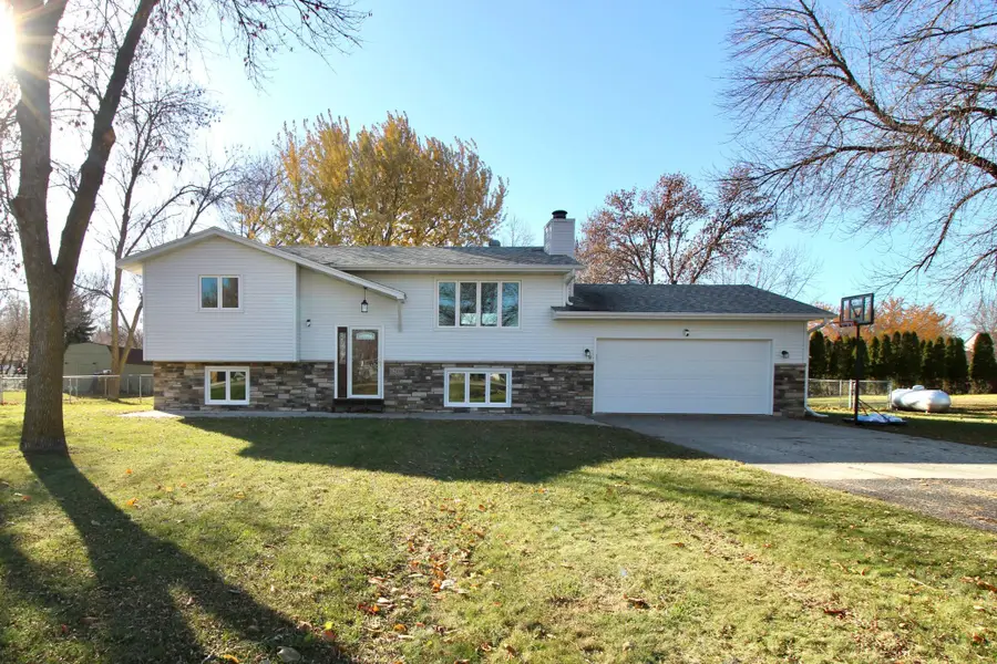 1209 63rd Avenue N, Moorhead, MN 56560 - Image #2