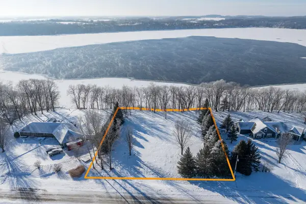 48901 N Shore Road, Waterville, MN 56096