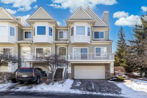 900 Fairfield Way, Hopkins, MN 55305