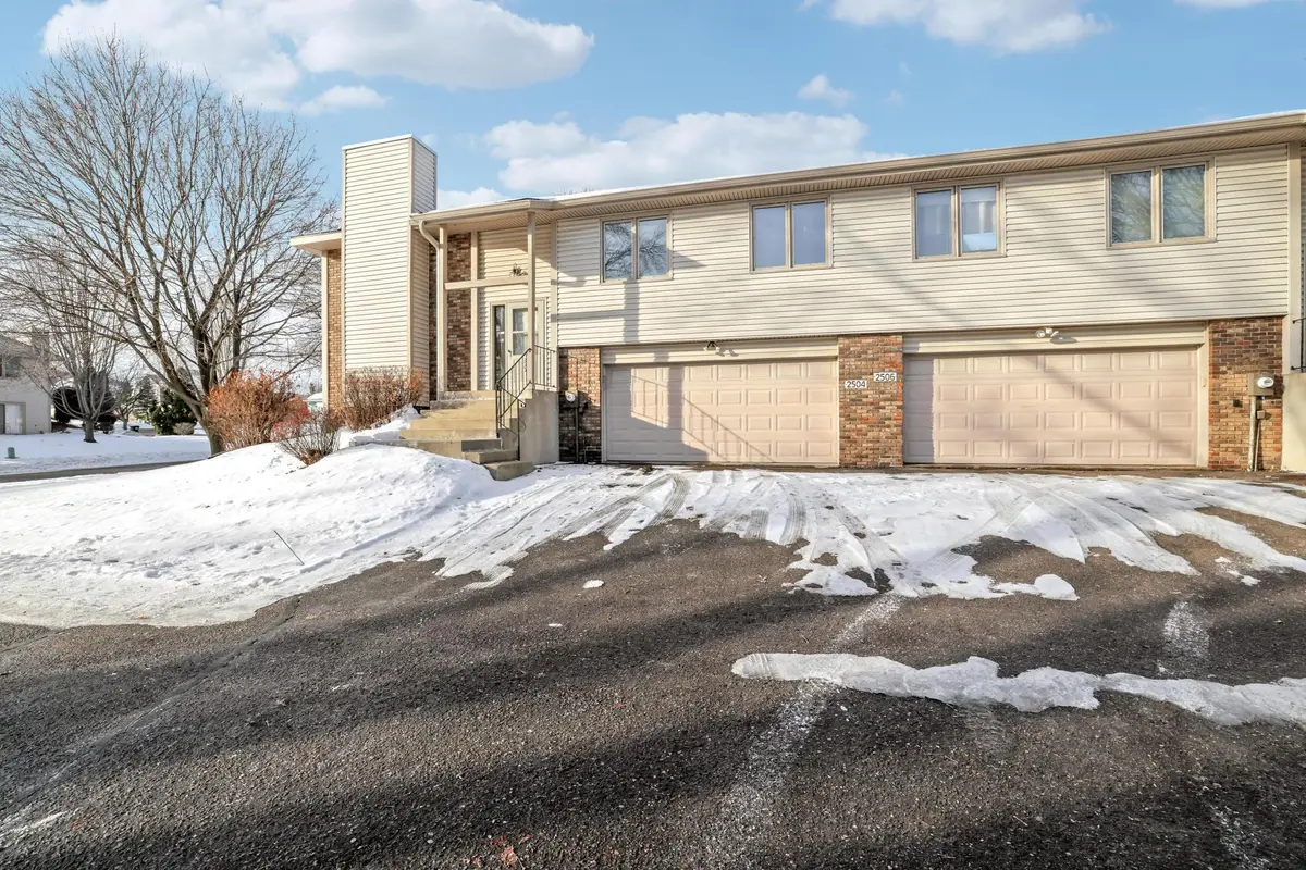 2504 Rose Avenue E, Saint Paul, MN 55119 - Image #1