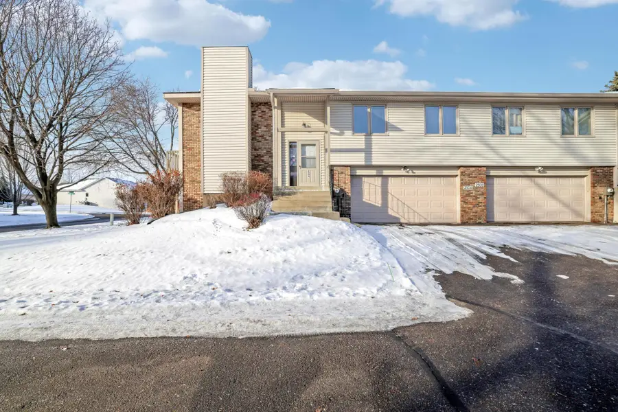 2504 Rose Avenue E, Saint Paul, MN 55119 - Image #3