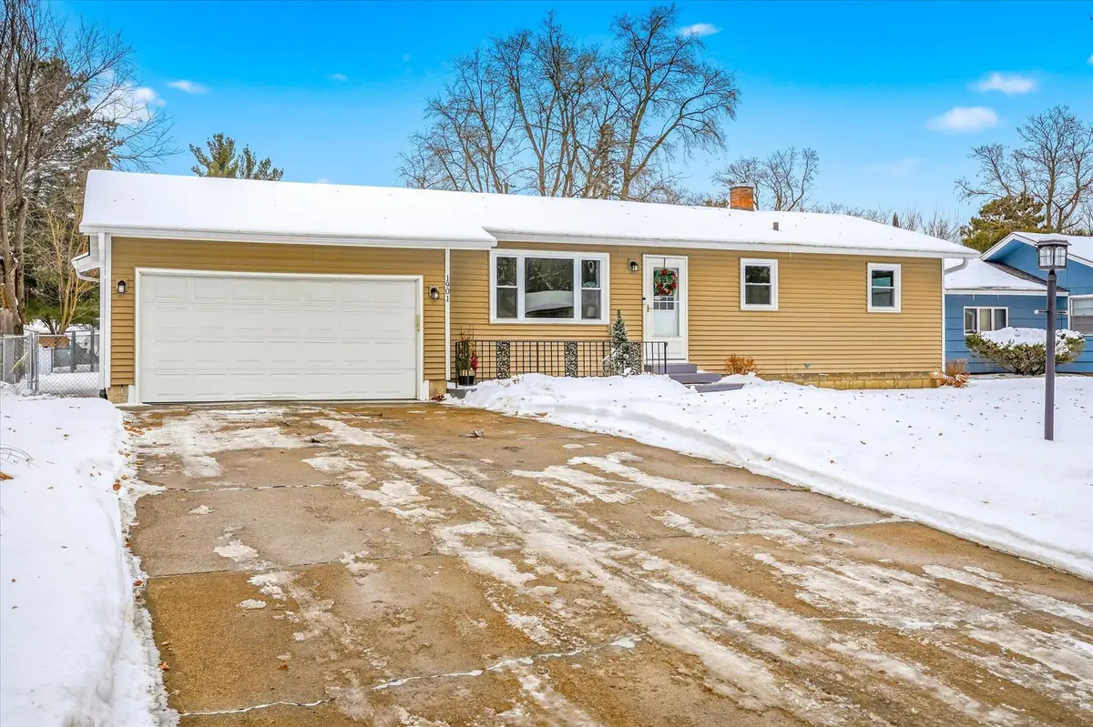 1901 Stowe Avenue, Saint Paul, MN 55112 - Image #1