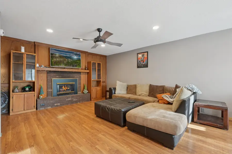 202 W Warren Street, Roberts, WI 54023 - Image #2