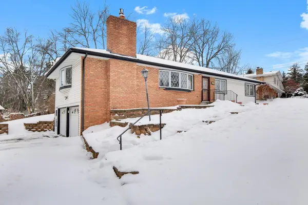 1372 Upper 55th Street E, Inver Grove Heights, MN 55077