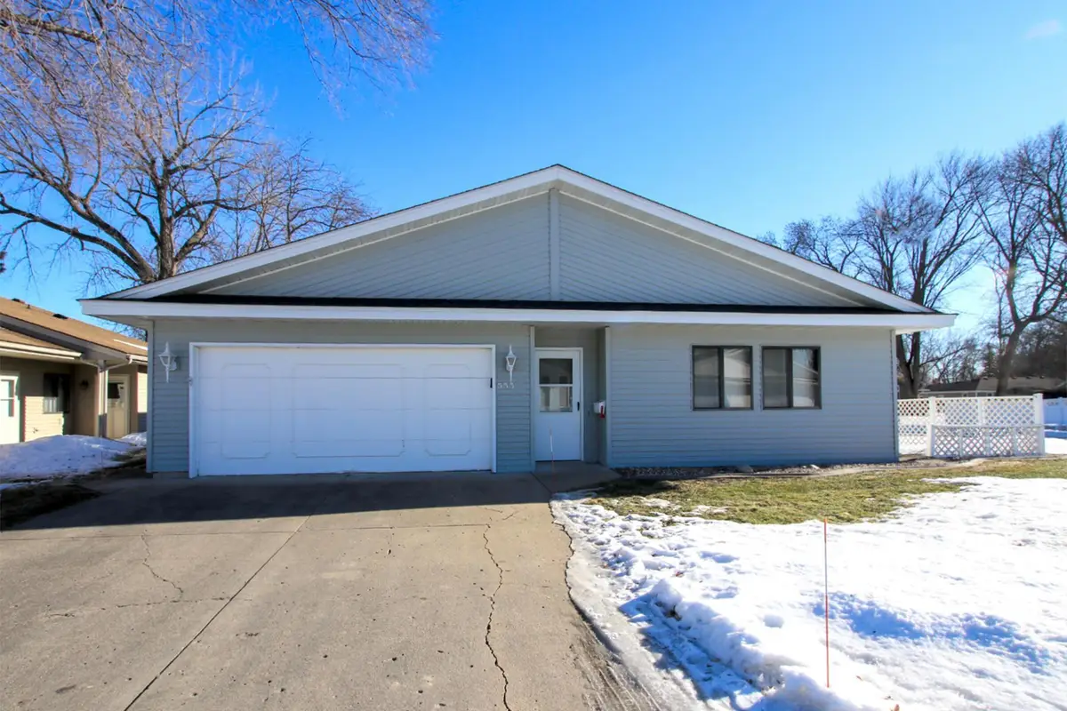 555 Graham Street Sw, Hutchinson, MN 55350 - Image #1
