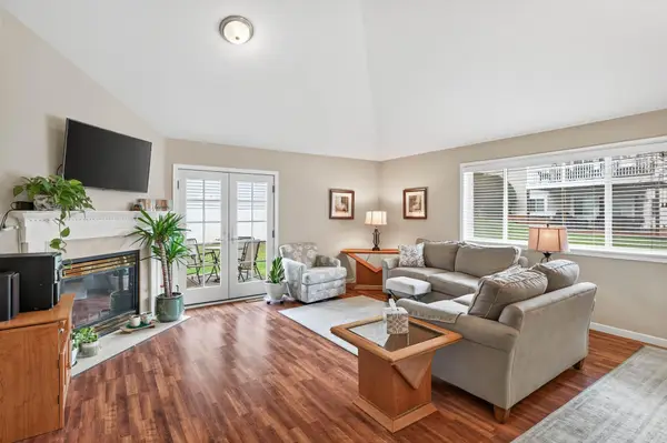 2905 Devonshire Circle, Saint Paul, MN 55125