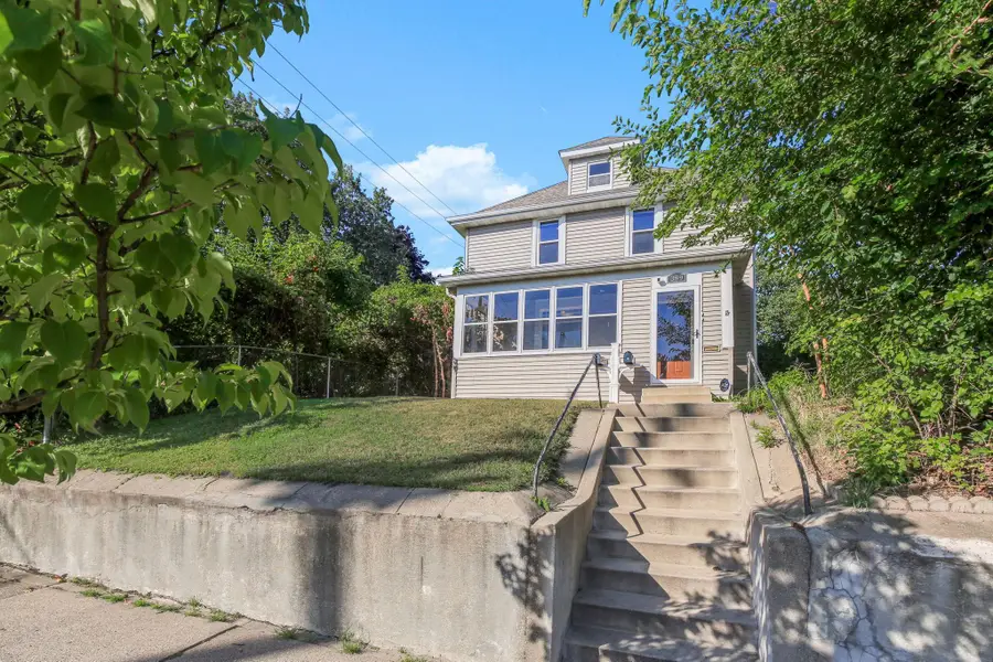 389 Fairview Avenue N, Saint Paul, MN 55104 - #3