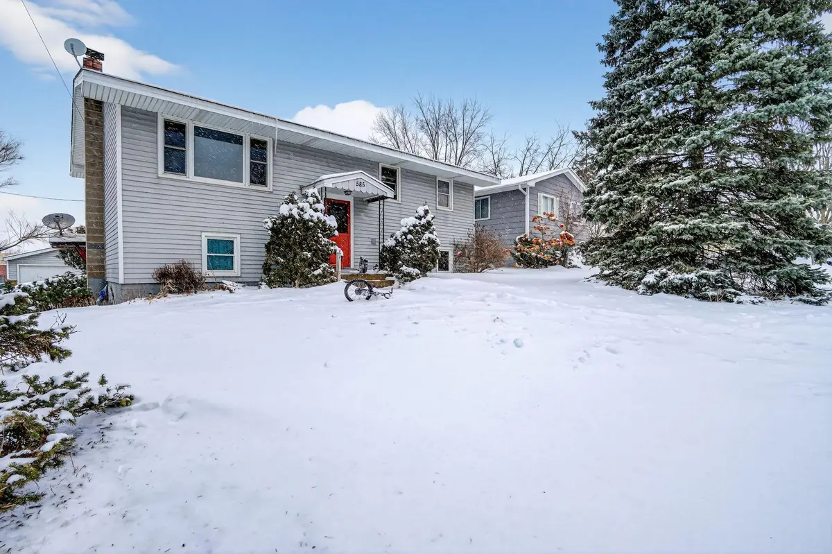 585 Cottage Avenue W, Saint Paul, MN 55117 - Image #1