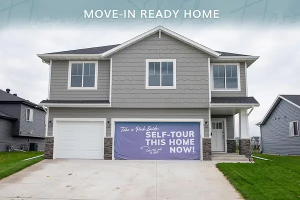 213 Lionheart Drive, Horace, ND 58047