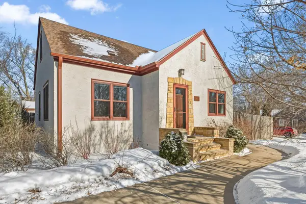 1285 Roselawn Avenue W, Saint Paul, MN 55113