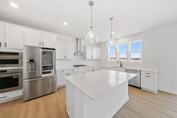 325 Ravencroft Road, Waconia, MN 55387