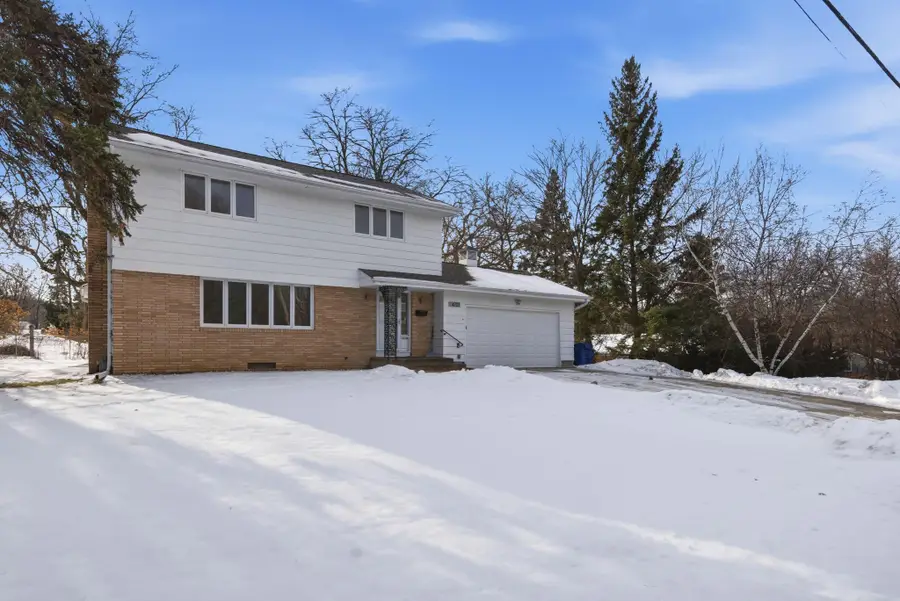 4721 33rd Avenue N, Golden Valley, MN 55422 - Image #3