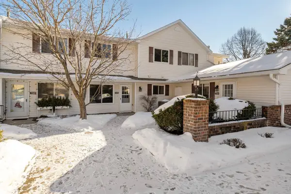 7570 15th Street Lane N, Saint Paul, MN 55128