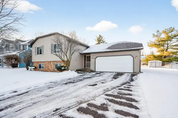 2840 Henslow Avenue N, Saint Paul, MN 55128