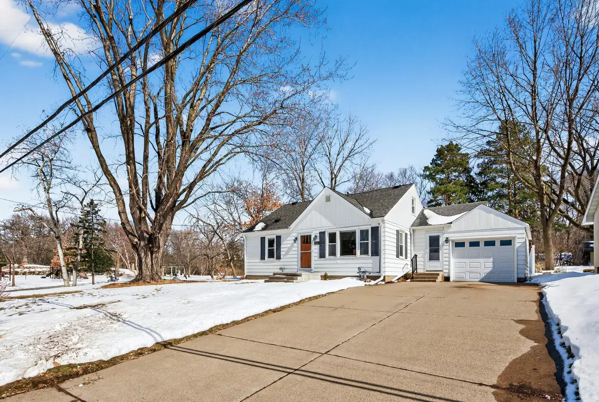 1946 Chatsworth Street N, Saint Paul, MN 55113 - #1