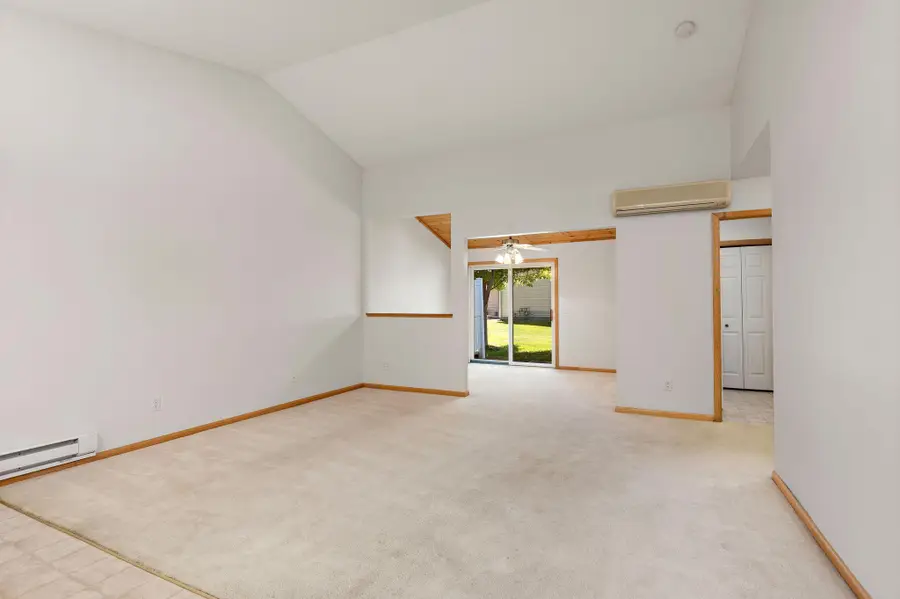 5651 Lambert Avenue Ne, Albertville, MN 55301 - #3